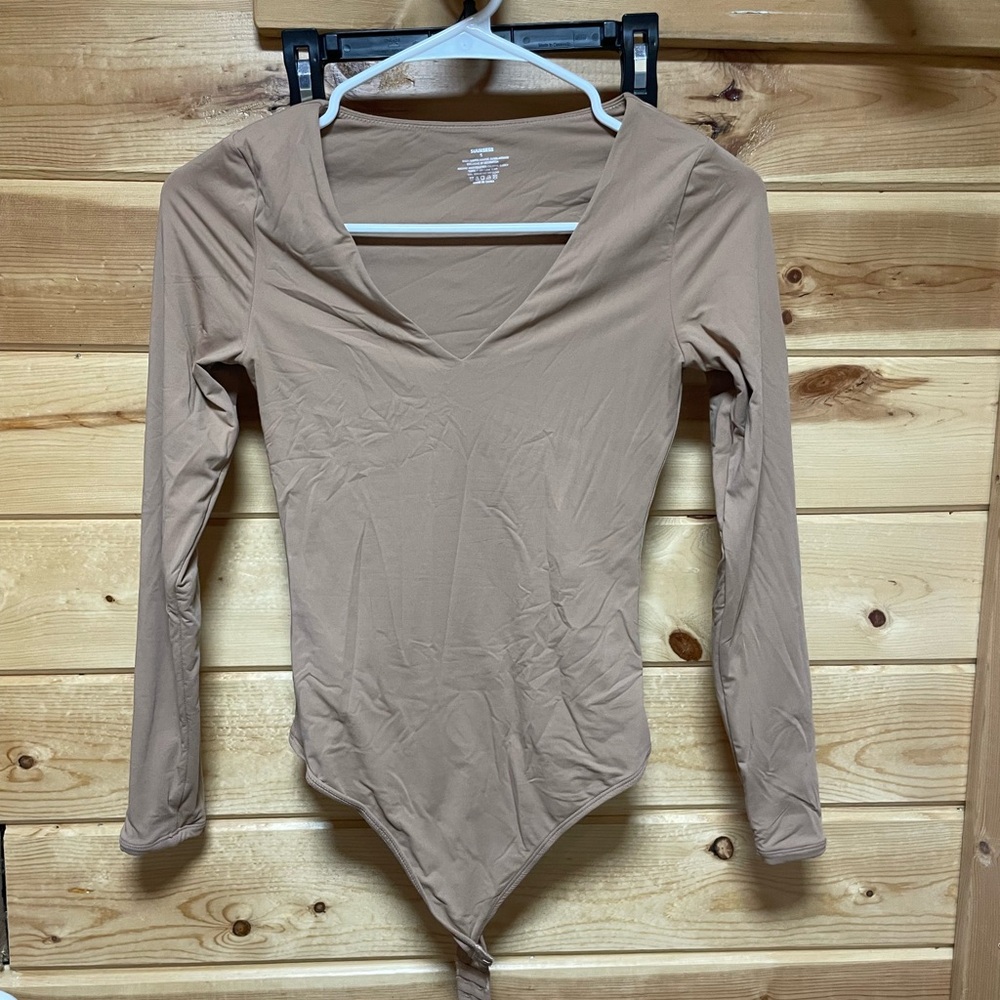 Suukess Women's Tan Long Sleeve Bodysuit size small